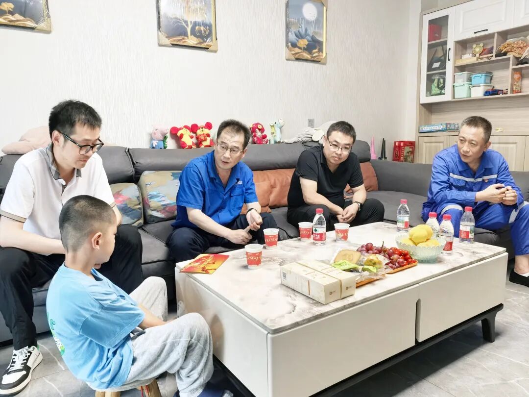 公司副总经理万军、郭天宇.jpg 公司副总经理万军、郭天宇.jpg
