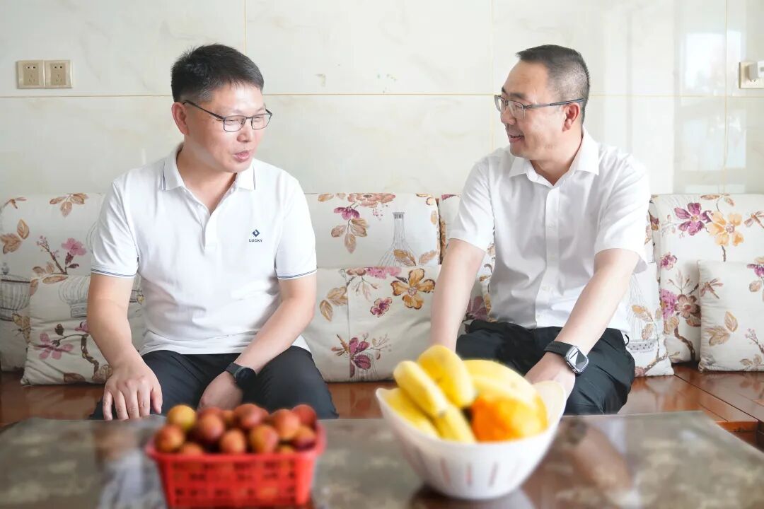 公司党委副书记、总经理肖述欣.jpg 公司党委副书记、总经理肖述欣.jpg
